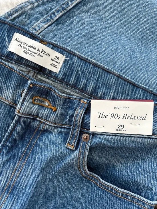 Abercrombie & Fitch Light Blue High Rise 90s Relaxed Jeans - Picture 5 of 5